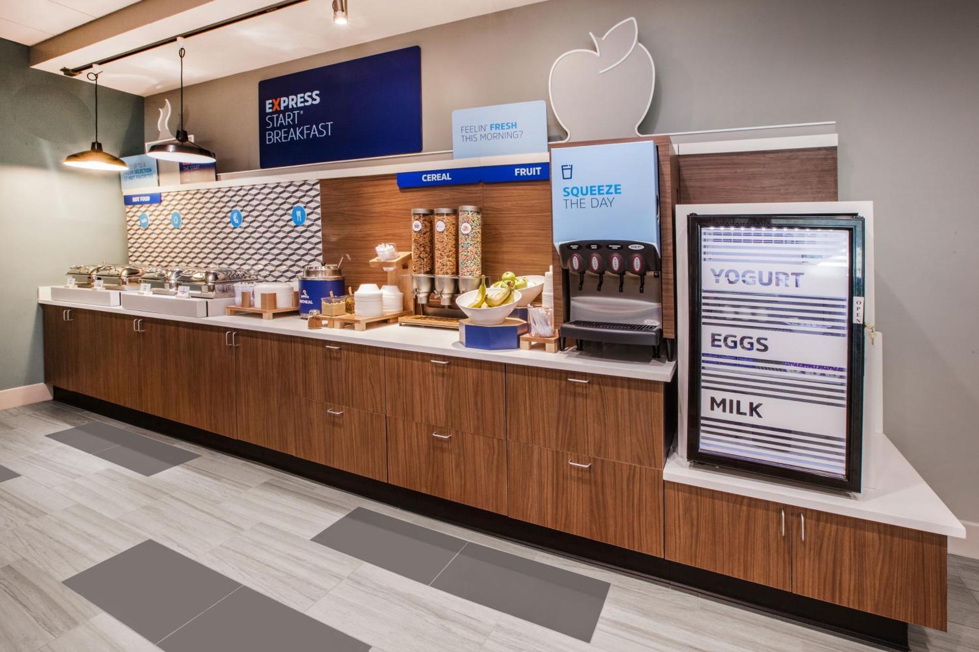 Holiday Inn Express Hotel & Suites Greensboro - Airport Area By Ihg Εξωτερικό φωτογραφία
