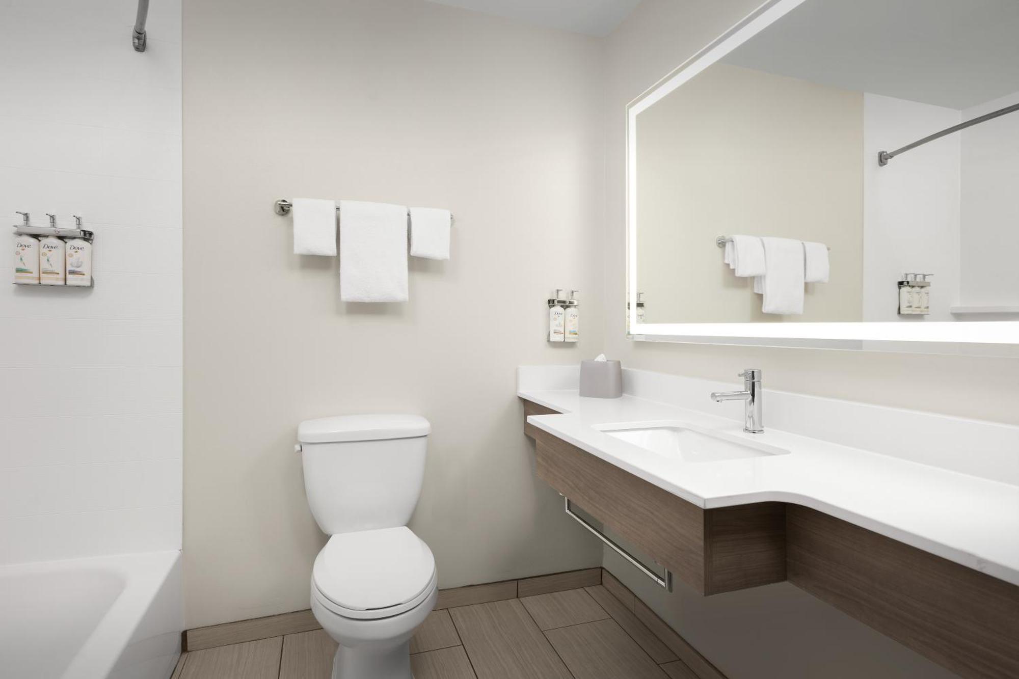 Holiday Inn Express Hotel & Suites Greensboro - Airport Area By Ihg Εξωτερικό φωτογραφία