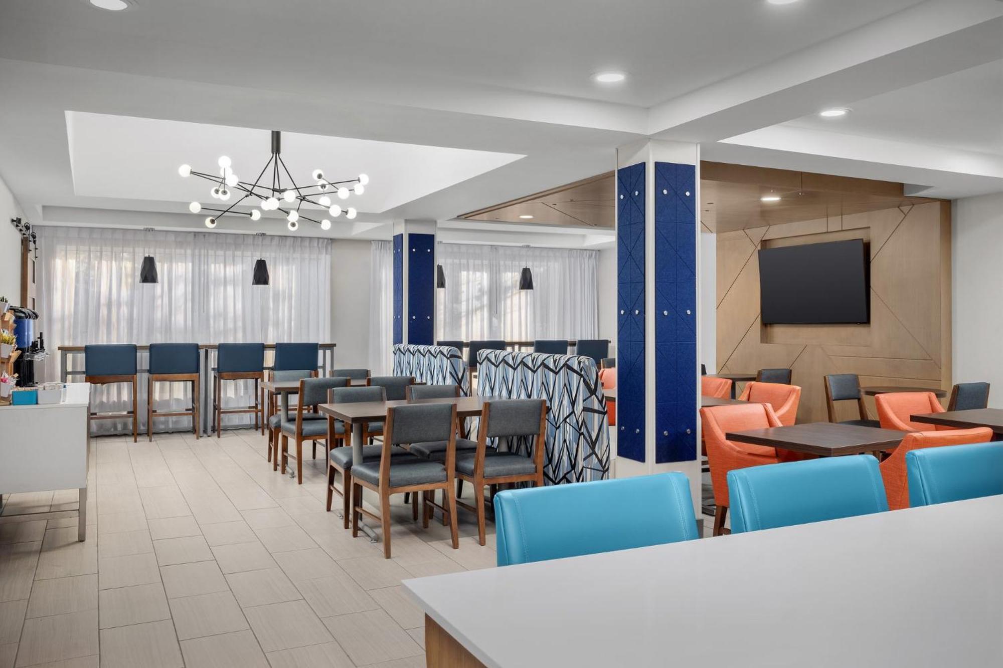 Holiday Inn Express Hotel & Suites Greensboro - Airport Area By Ihg Εξωτερικό φωτογραφία