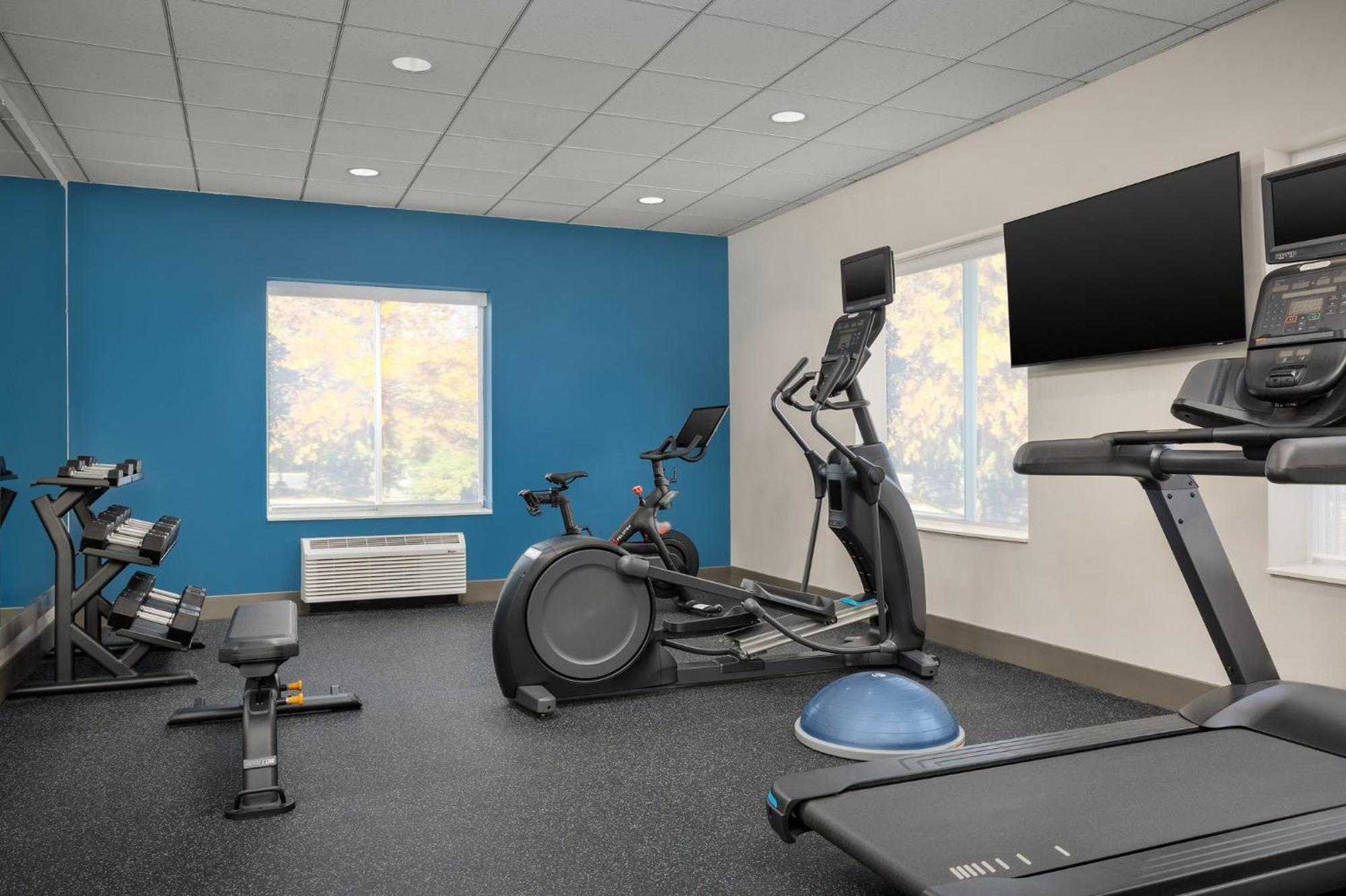 Holiday Inn Express Hotel & Suites Greensboro - Airport Area By Ihg Εξωτερικό φωτογραφία