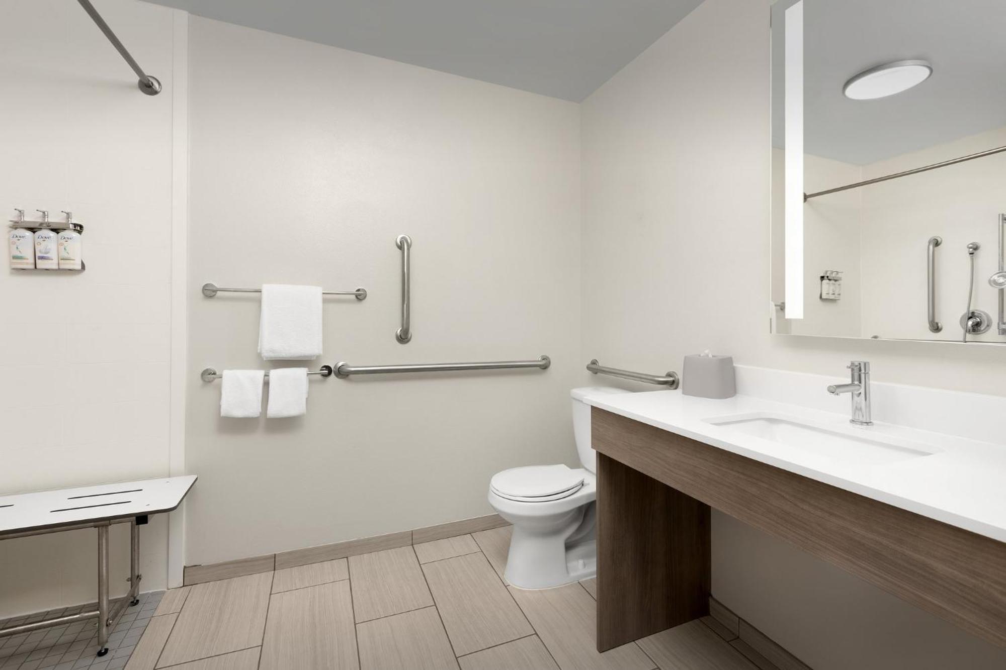 Holiday Inn Express Hotel & Suites Greensboro - Airport Area By Ihg Εξωτερικό φωτογραφία